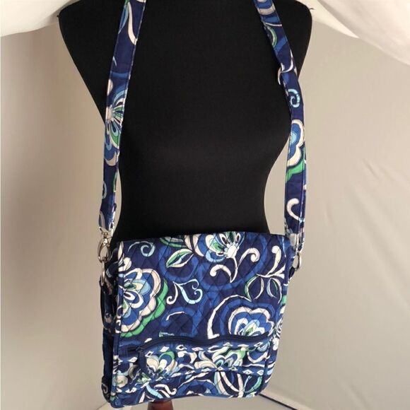 Vera Bradley Mosaic (retired) Print Messenger Crossbody - Picture 1 of 9